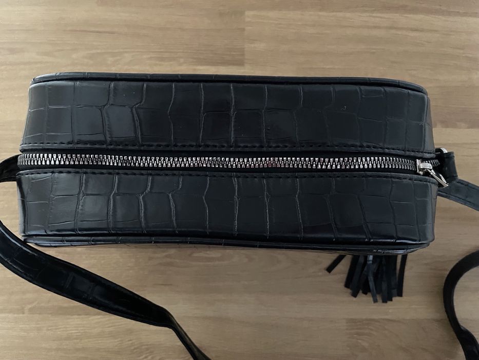 Дамска чанта ведно с картодържател Reserved