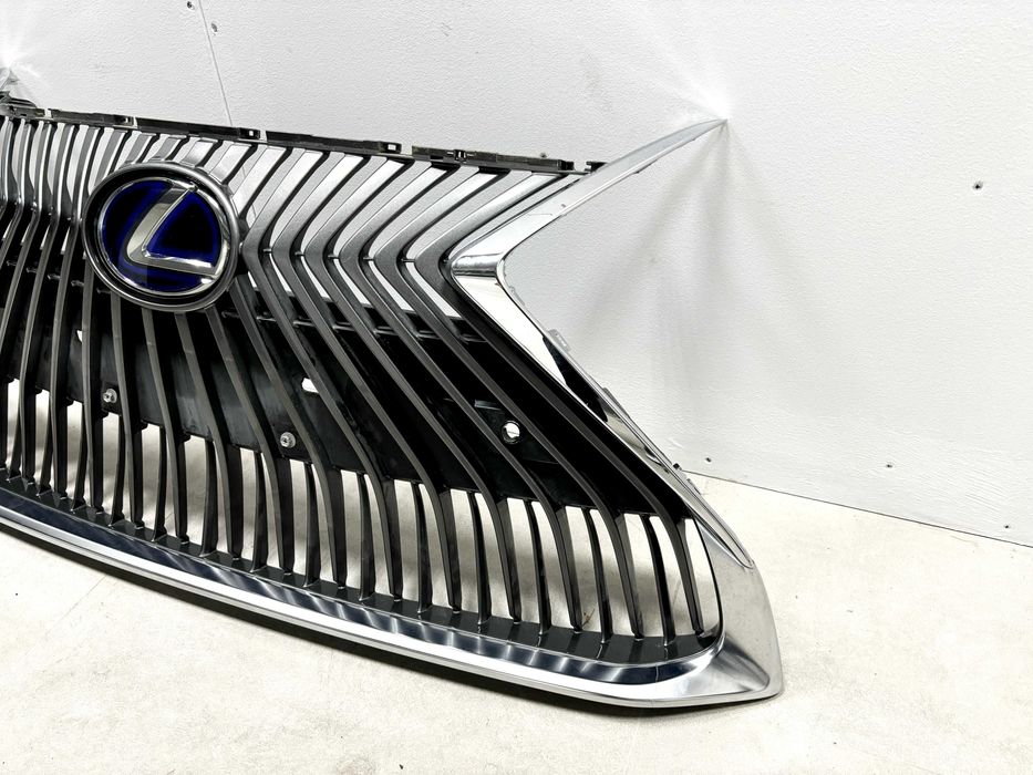 Решетка радиатора Lexus ES350