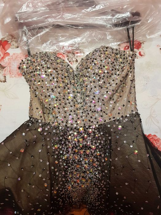 Абитуриентска рокля