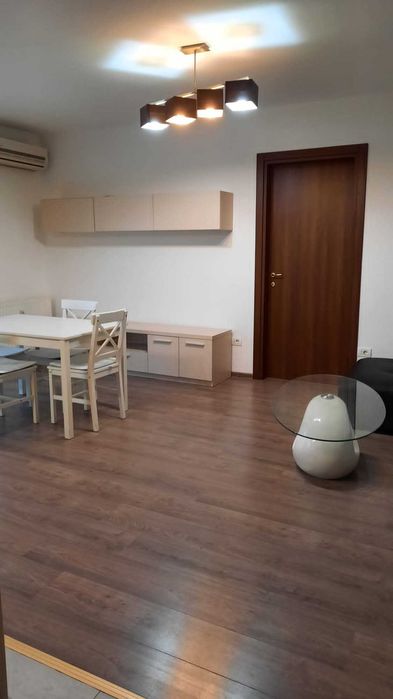 Dau in chirie apartament cu 3 camere in prima nufarul.disponibil 15 09 2026.pret 400euro.nr tel 0763012919