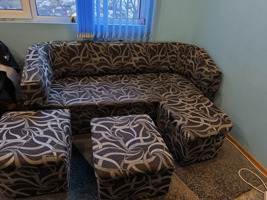 Разтегателен диван