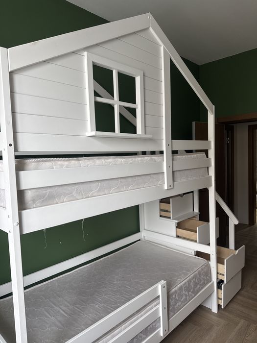 Продается двухэтажная детская кровать