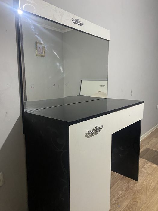 Продам спальный гарнитур