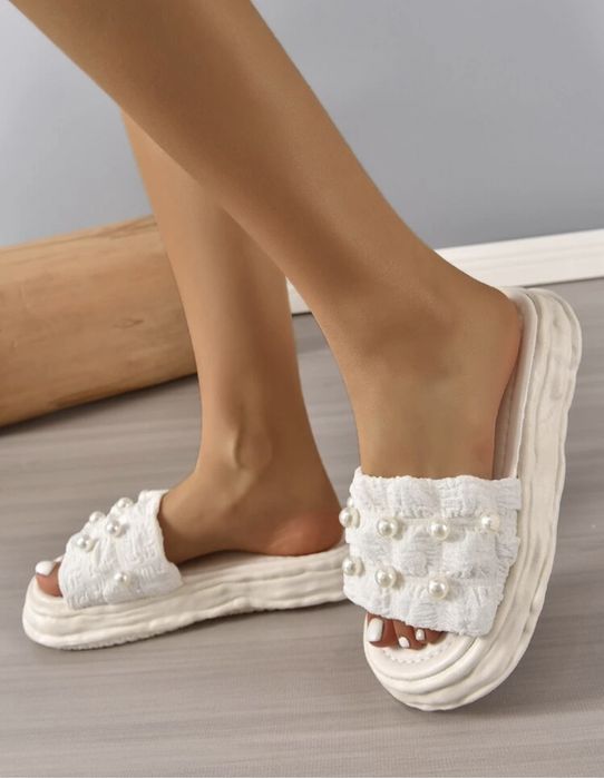 Летни бели дамски чехли с перли 36 размер