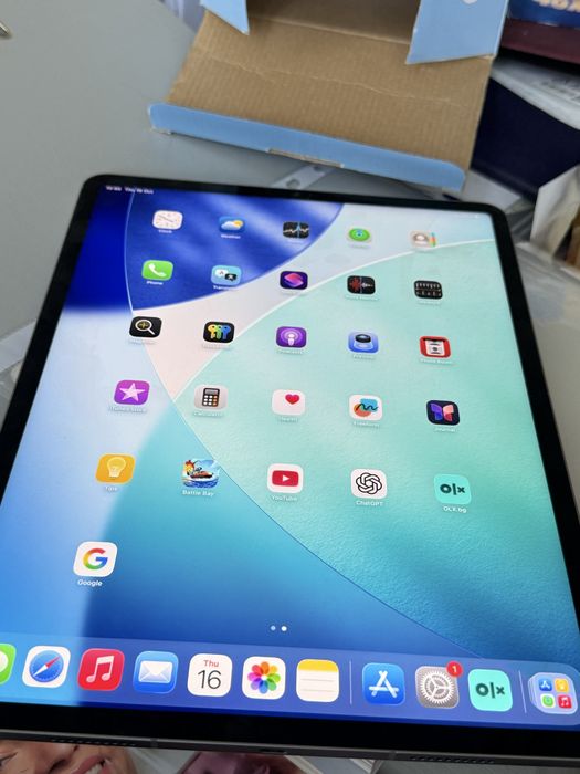 Ipad pro12.9 inch 2023 6Th Generatio /hspta/llte5g: 2099 lv