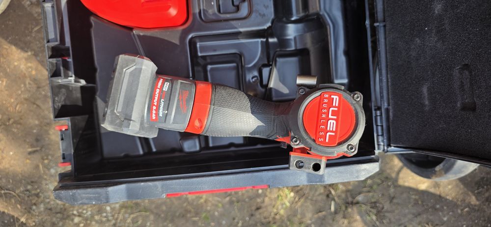 Filetanta biti milwaukee fid2 m12 , acumulator 5 ah ,incarcator,cutie