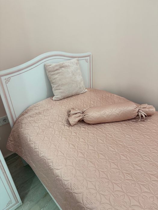 Легло    .      .