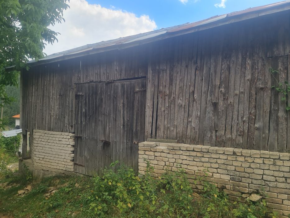 Продава къща в с.Ряка с парцел 1730 кв.м,на 5 км.от гр.Смолян