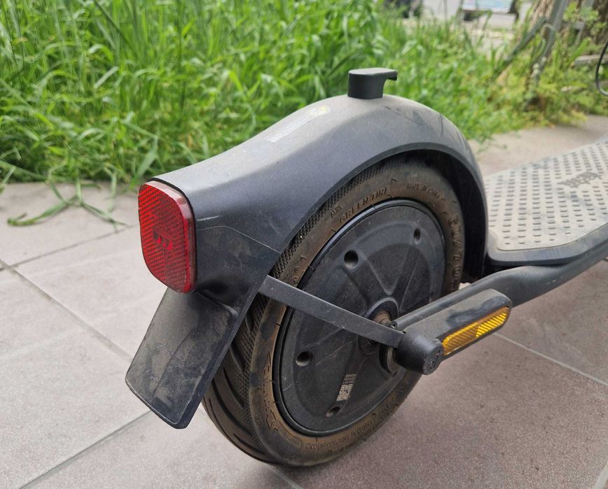 Trotineta electrica Niu KQi2 Pro 10", 25km/h, 40km, 300W, in stare excelenta cu incarcator original