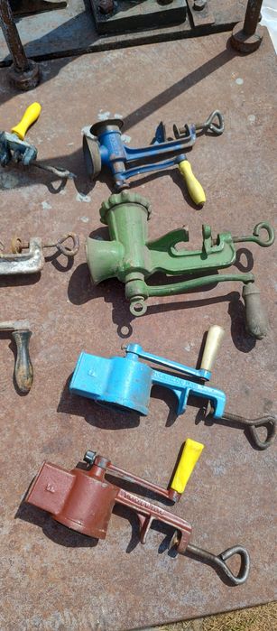 Vand masina de tocat veche, lot de 100 bucăți