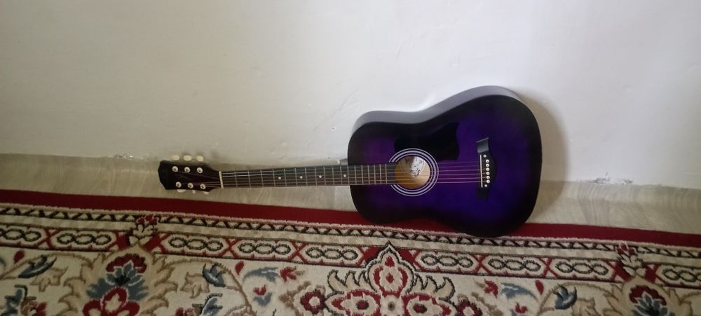 Гитара акустическая
