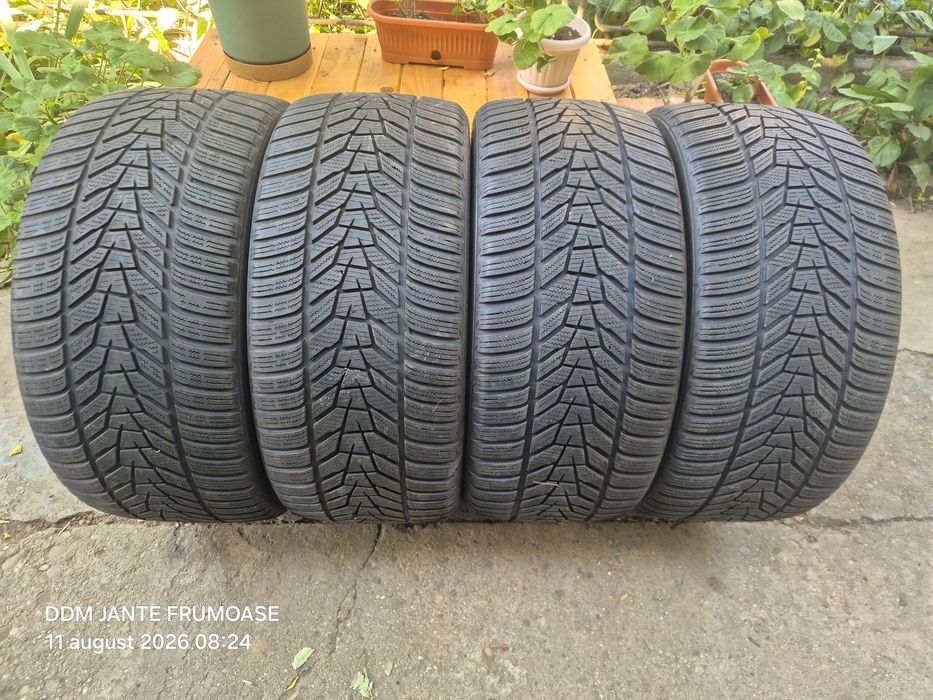 255 35 20  Anvelope de iarna Hankook 2024