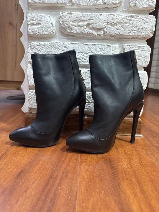 Продаются модельные женские ботильоны! 37-38 размер. Новые, кожаные!!