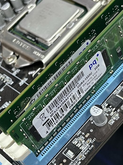 Коплект материнская плата+процессор+ОЗУ