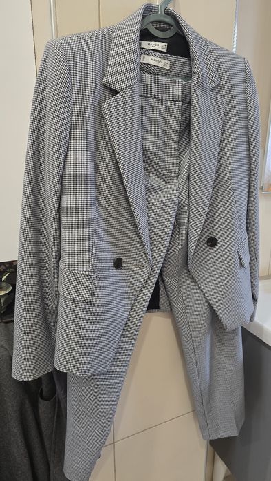 Костюм брючный .