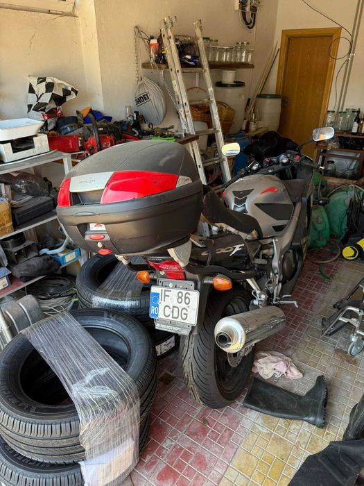 Motocicleta HONDA CBR F4I