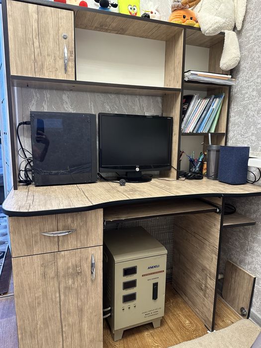 Стол письменный продам