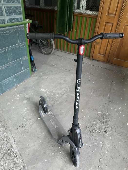 Срочно продам самокат Glober