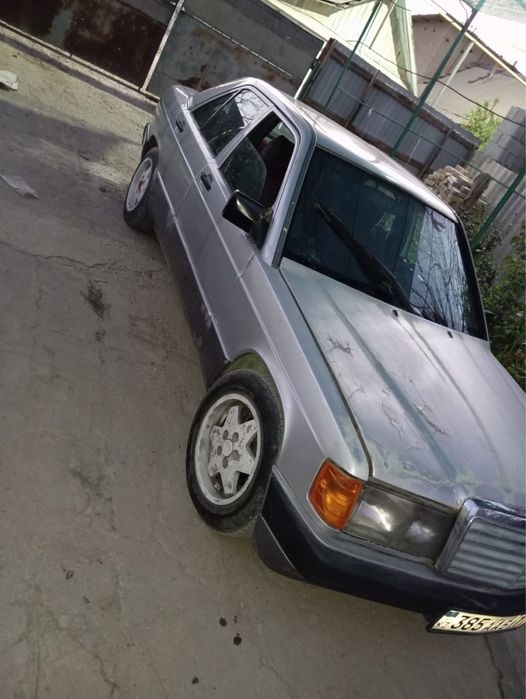 Срочно продам мерс 180