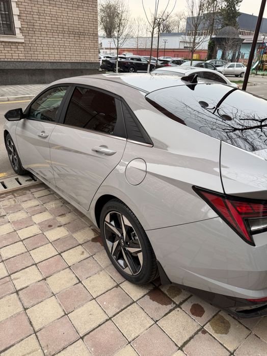 Hyundai Elantra 2022 2.0 Full позиция