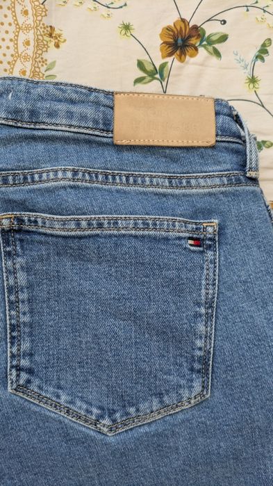 Blugi Tommy Hilfiger 30 w