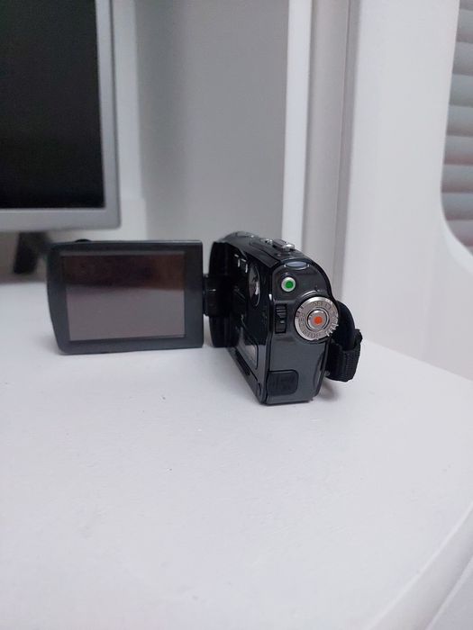 Sony slim 16 megapixel digital video camera