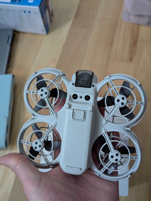 Drona DJI NEO 2025