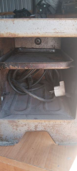 Продам электропечь в хорошем состоянии,