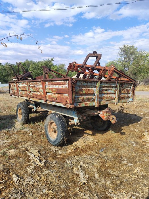 Трактор YTO 804 на ходу