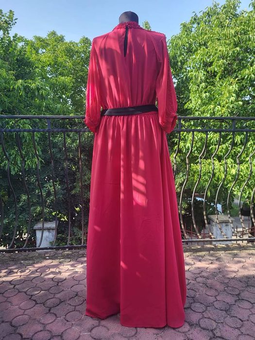 Rochie vaporoasa roz fucsia