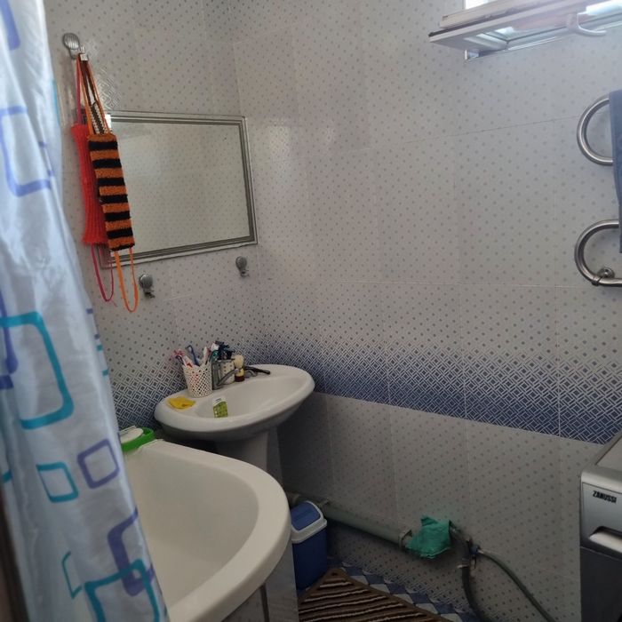 Продаётся своя 4-х комнатная квартира