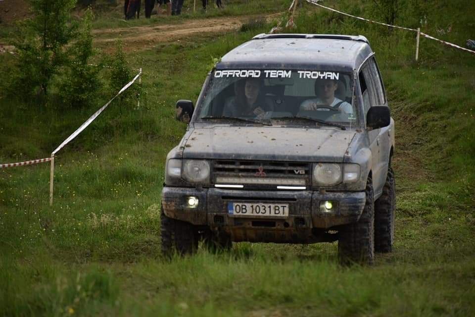 Mitsubishi pajero2