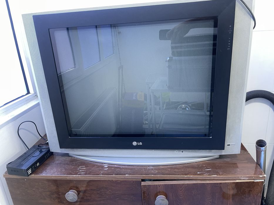 Televizor lG sotiladi