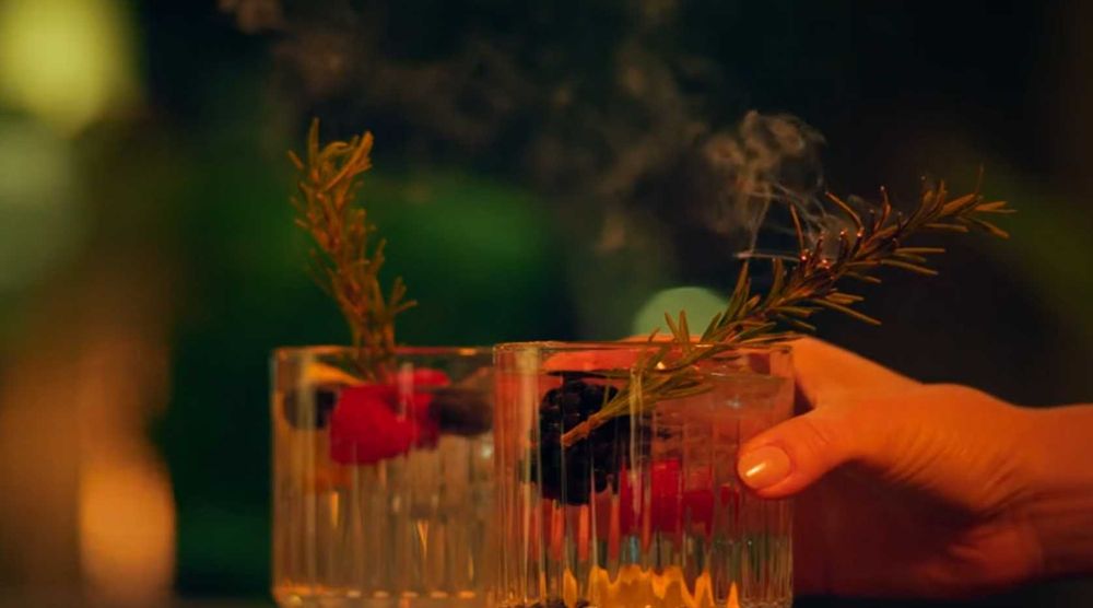 Bar Mobil Profesional pentru Evenimente – Atmosferă Unică!