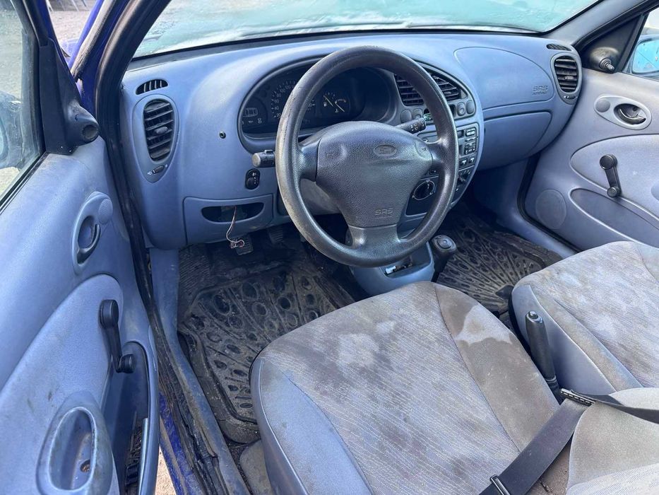 Ford fiesta 1998г. На части.