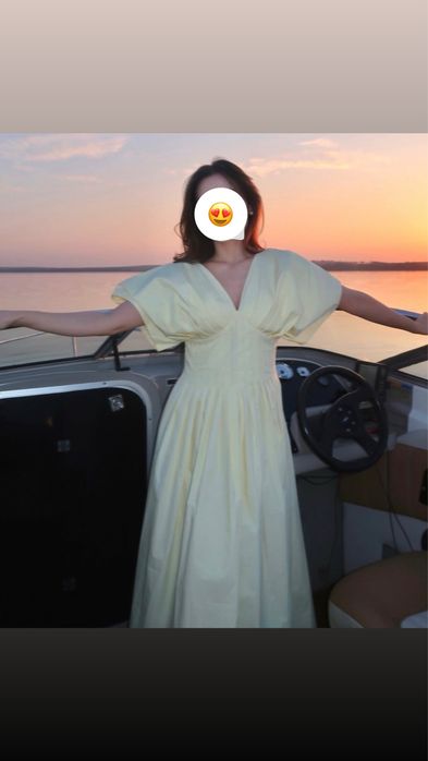 Нарядное платье, сливочного цвета