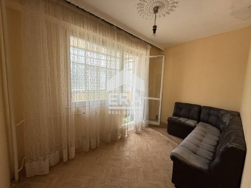 Гарсониера в ж.к. Възраждане