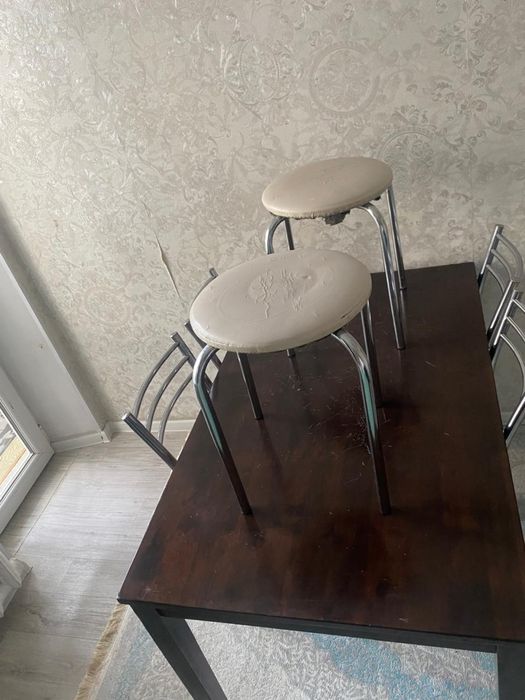 Продаю стол и стуля