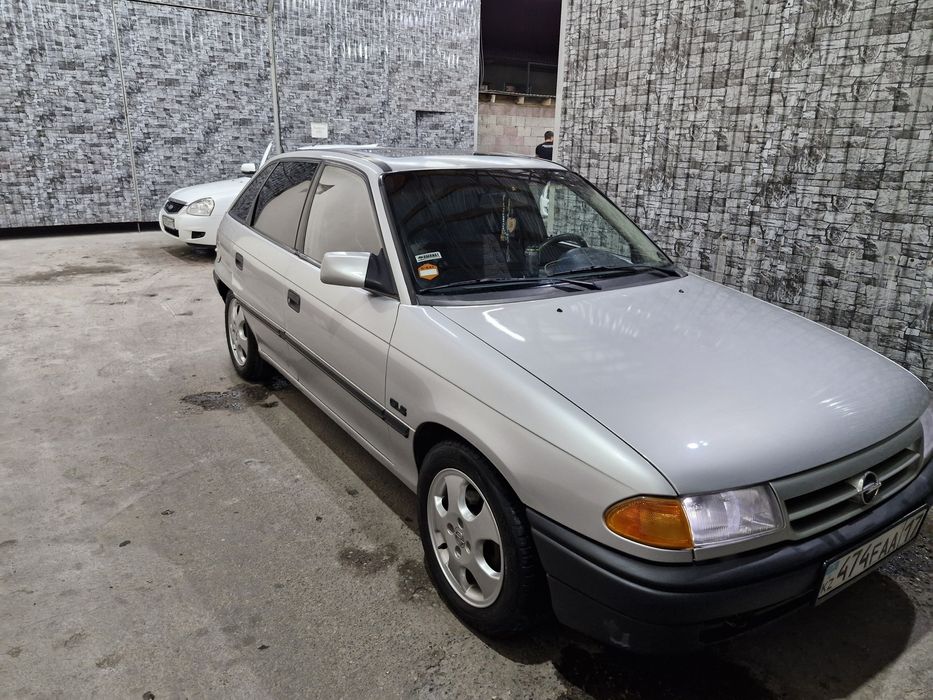 Opel astra 1 8 .