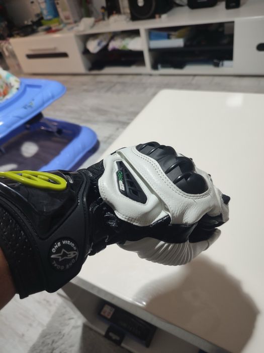 Кожени ръкавици Alpinestars GP-Pro и SP-8