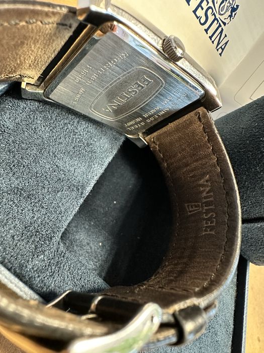 Мъжки часовник Festina с кутия и документи