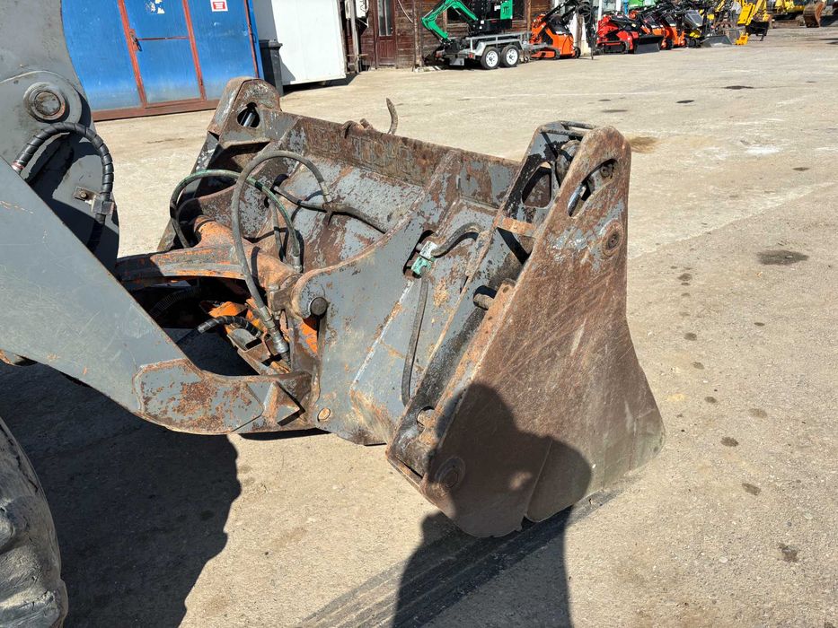 Incarcator frontal JCB 409ZX, 6 tone, 2003
