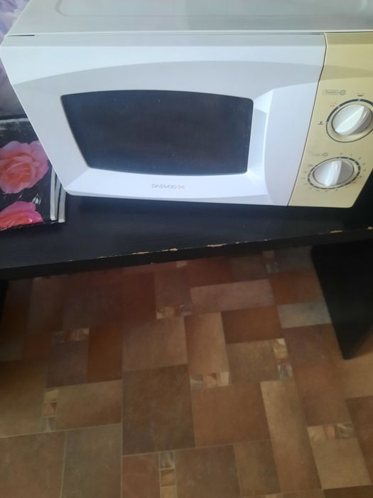 Продам микроволновую печь