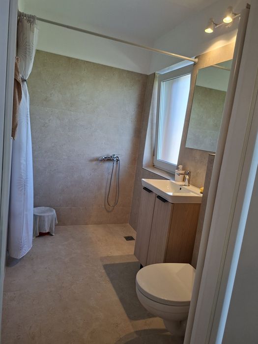 Proprietar închiriez apartament în zona străzii Brâncuși cu o cameră și nișă de dormit