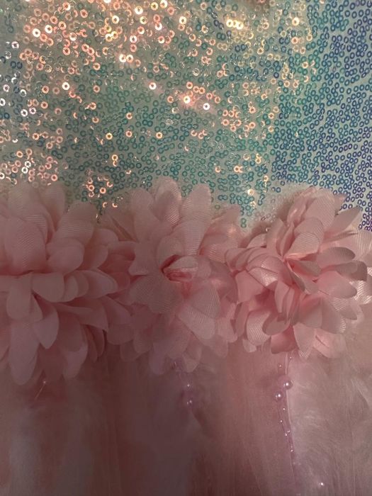 Платье праздничное