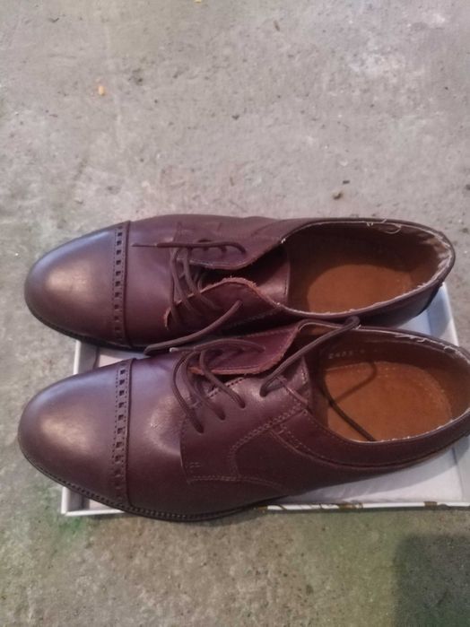 Нови мъжки обувки