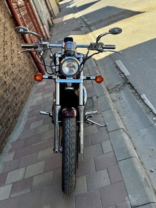 Suzuki Intruder VS 700