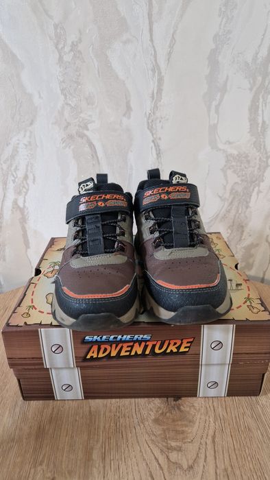 Продам ботинки  Skechers