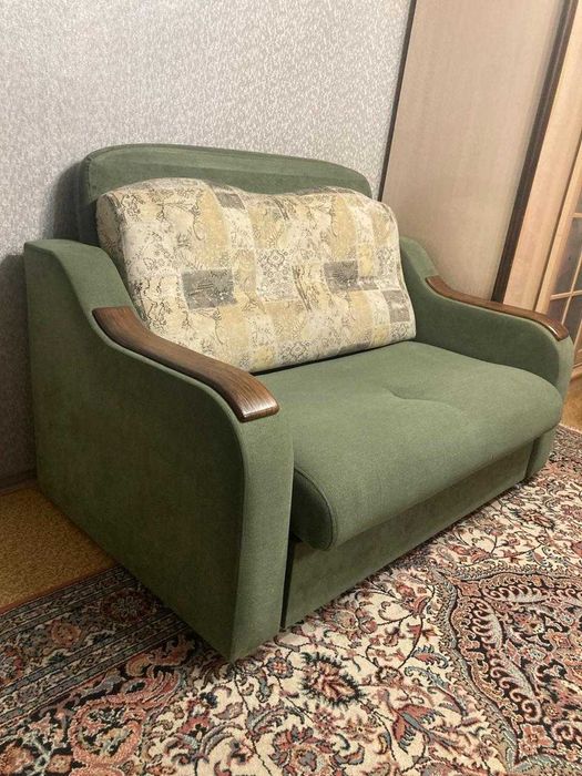 Срочно продам б/у диван, раскладной