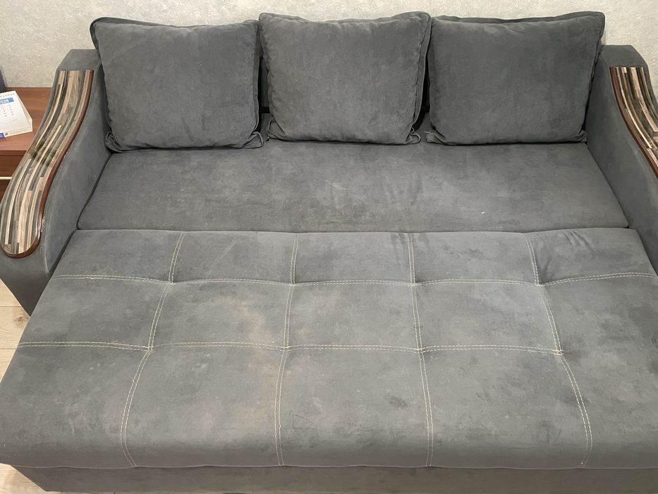 Продам диван. В хорошем состоянии.